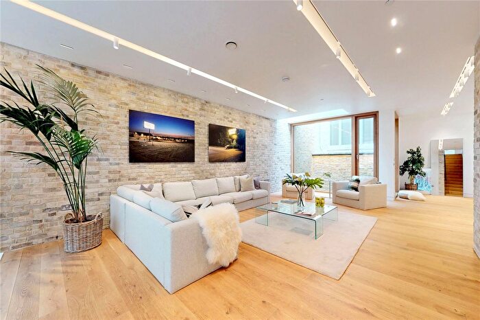 3 Bedroom Detached House To Rent In Bingham Place, London, W1U