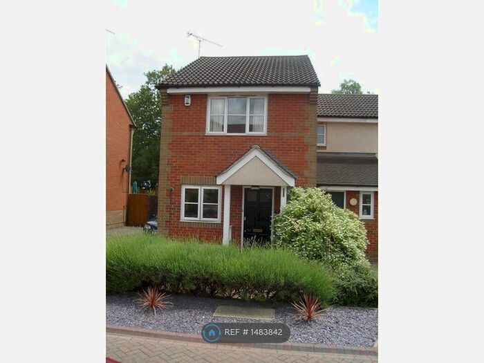 2 Bedroom Semi-Detached House To Rent In Brixton Road, Watford, WD24