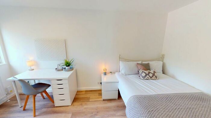 6 Bedroom House To Rent In Monterey Gardens, EX4