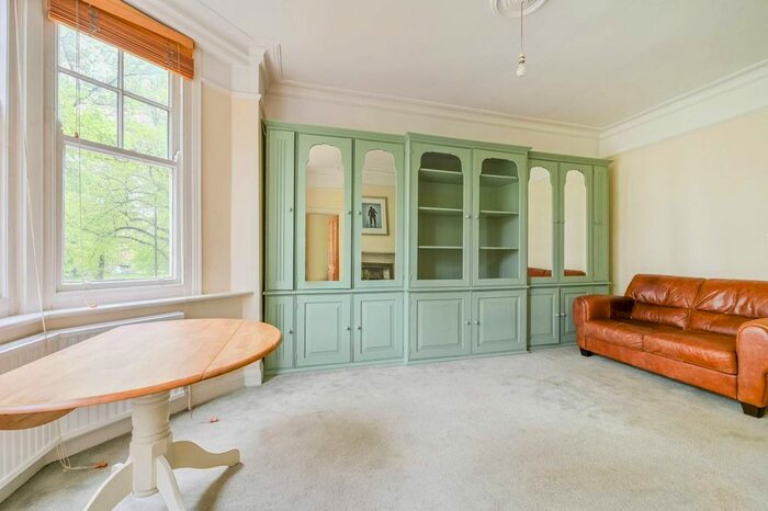 1 Bedroom Flat To Rent In Sutton Lane North, Turnham Green, London, W4