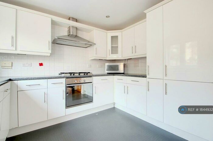 3 Bedroom Terraced House To Rent In Comfort Street, London, SE15