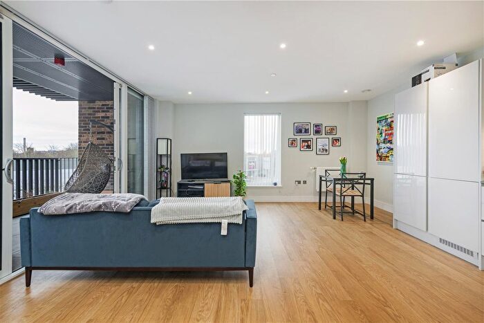 2 Bedroom Flat For Sale In Plough Lane, London, SW17