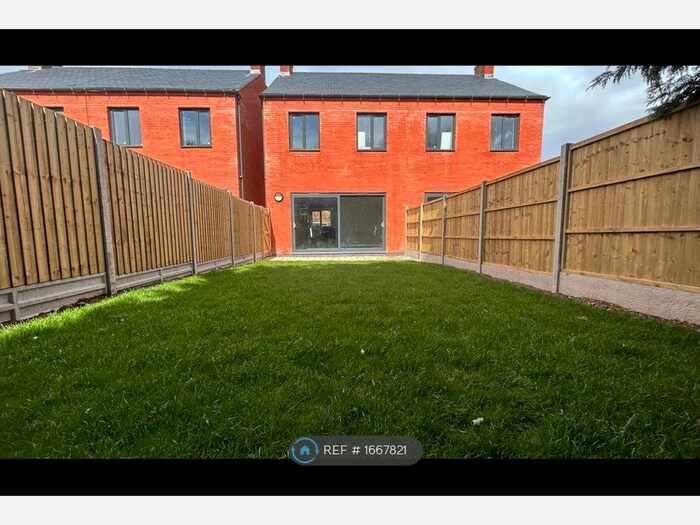 2 Bedroom Semi-Detached House To Rent In Beecroft Close, Leicester, LE19