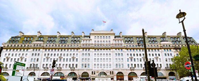 3 Bedroom Flat For Sale In Baker Street, London, NW1