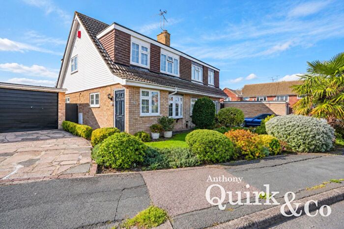 3 Bedroom Semi-Detached House For Sale In Halstow Way, Basildon, SS13