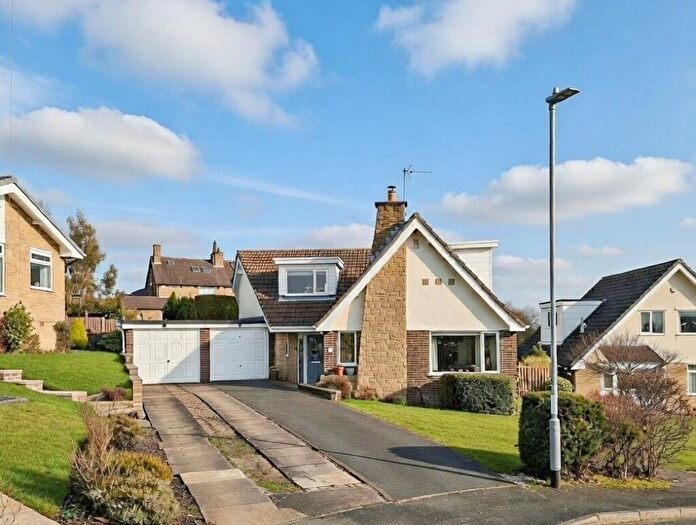 4 Bedroom Detached House For Sale In Summerfield Drive, Baildon, BD17