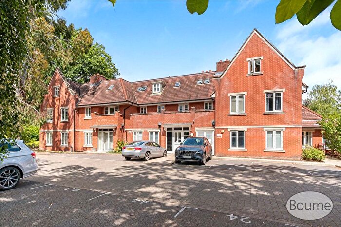 2 Bedroom Flat To Rent In Sandy Lane, Woking, Surrey, GU22