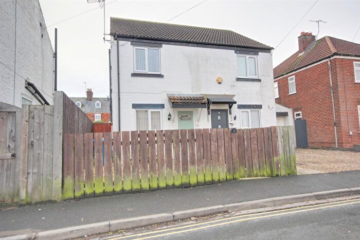 2 Bedroom Semi Detached House For Sale In Norwood Grove, Beverley, HU17