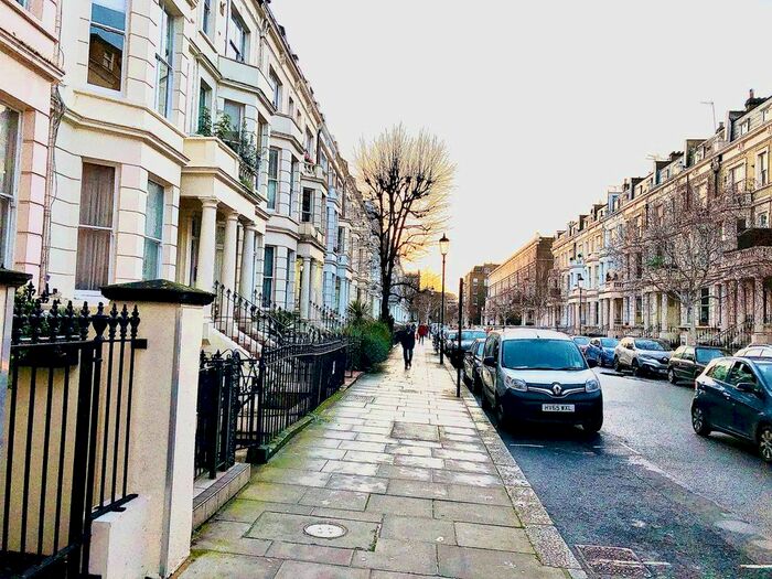 1 Bedroom Flat To Rent In - Earls Court Road, Earls Court, SW5