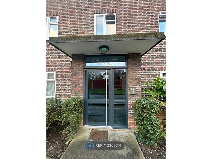 2 Bedroom Flat To Rent In High Road, London, N12