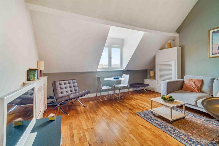 1 Bedroom Flat For Sale In North End Road, SW6