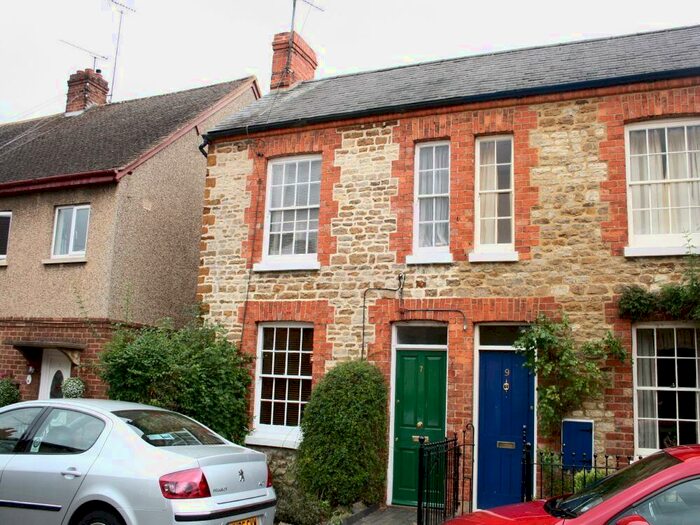 2 Bedroom Cottage To Rent In High Street, Collingtree, Northampton, NN4