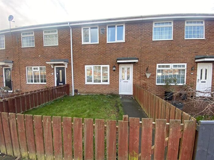 3 Bedroom Terraced House For Sale In Chipchase Court, New Hartley, NE25