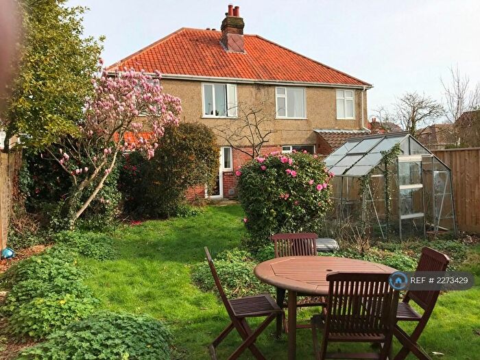 4 Bedroom Semi-Detached House To Rent In Ripstone Gardens, Southampton, SO17