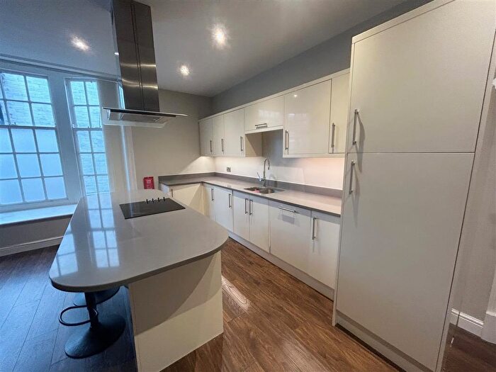 2 Bedroom Apartment To Rent In South Parade, Bawtry, Doncaster, DN10