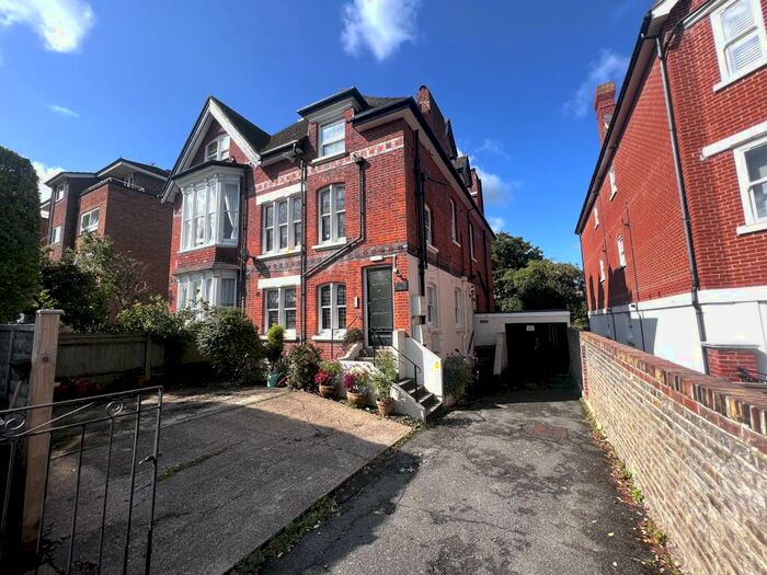 3 Bedroom Apartment To Rent In Grange Road, Eastbourne, BN21