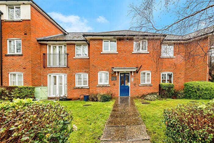 2 Bedroom Flat For Sale In Wendover Road, Aylesbury, HP21