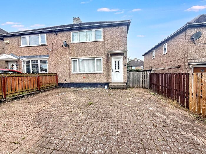 4 Bedroom Semi-detached House To Rent In Chesters Gardens, Ryton, NE40