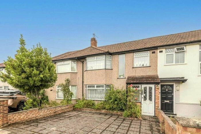 3 Bedroom End Of Terrace House To Rent In Hall Farm Drive, Twickenham, TW2