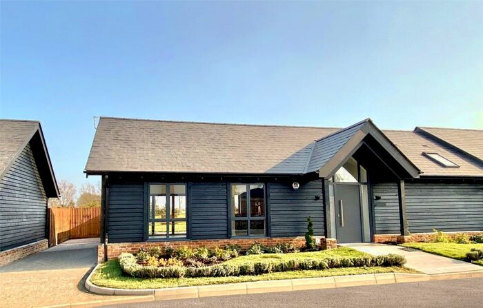 2 Bedroom Bungalow For Sale In The Paddocks, Newney Green, Writtle, CM1
