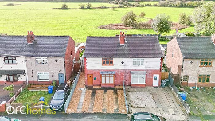 3 Bedroom Semi Detached House For Sale In Wigan Road, Atherton, Manchester, M46
