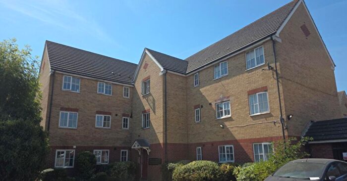 2 Bedroom Flat For Sale In Wagstaff Gardens, Dagenham, Essex, RM9