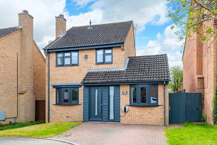4 Bedroom Detached House For Sale In Trafalgar Avenue, Bletchley, Milton Keynes, MK3