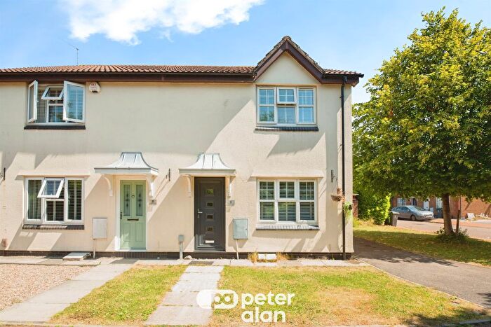 3 Bedroom Semi-Detached House For Sale In Halifax Close, Cardiff, CF24