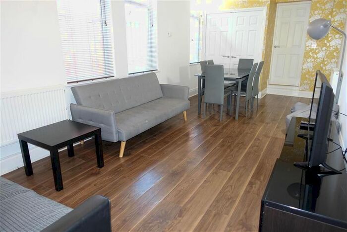 6 Bedroom Terraced House To Rent In Marton Road, Middlesbrough, TS4