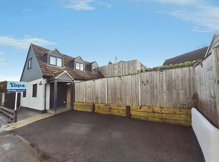 2 Bedroom Detached House For Sale In Grange Lane, Maidstone, ME14