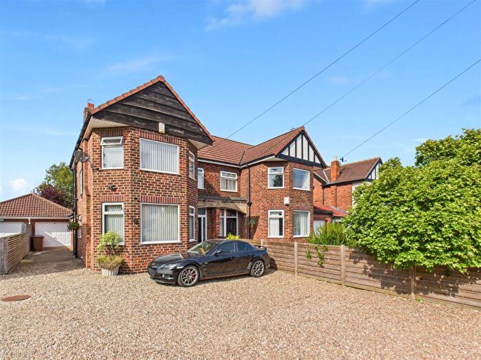 3 Bedroom Semi-Detached House For Sale In Carr Lane, Willerby, HU10