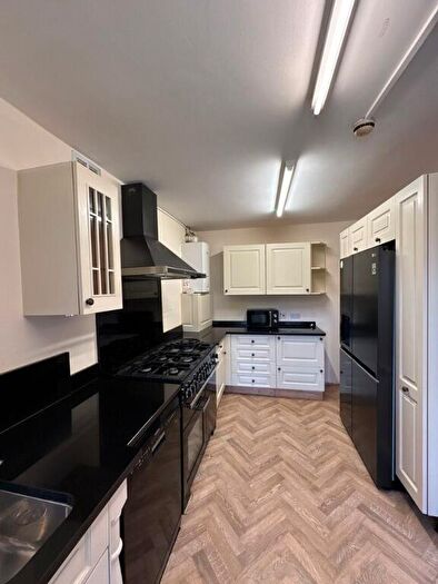 7 Bedroom Semi-Detached House To Rent In Mauldeth Road, Withington, Manchester, M14