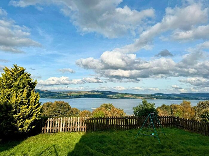 2 Bedroom Flat For Sale In Dougliehill Terrace, Inverclyde, Port Glasgow, PA14