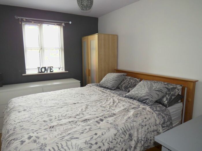 2 Bedroom Flat To Rent In Chapel Lane, Sowerby Bridge, HX6