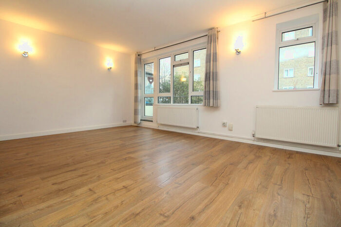 3 Bedroom Apartment To Rent In Paynell Court, Blackheath, SE3