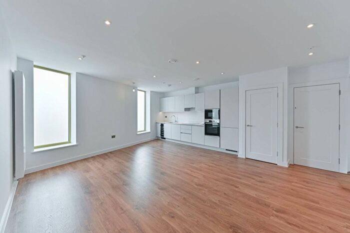 1 Bedroom Flat For Sale In Carpenters Mews, Wandsworth, London, SW17