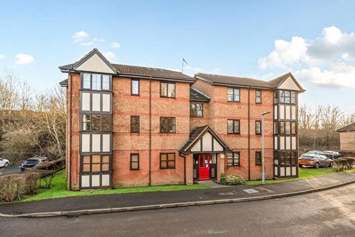 2 Bedroom Flat For Sale In Osprey Close, Watford, WD25