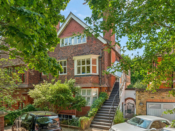 4 Bedroom Flat For Sale In Redington Road, London, NW3