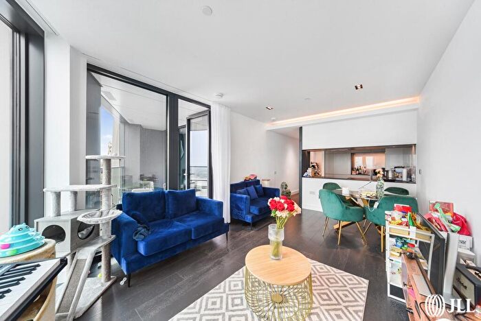 2 Bedroom Flat To Rent In Amory Tower, Marsh Wall, E14