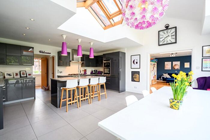 4 Bedroom Detached House To Rent In Long Lodge Drive, Walton-on-Thames, KT12