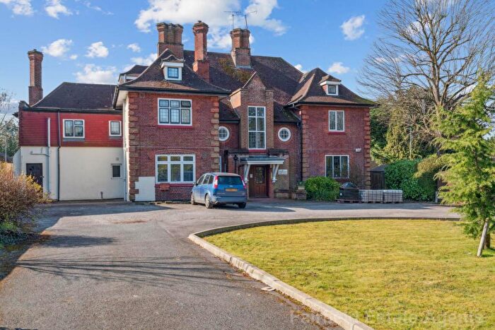 2 Bedroom Maisonette For Sale In Frithwood Avenue, Northwood, HA6