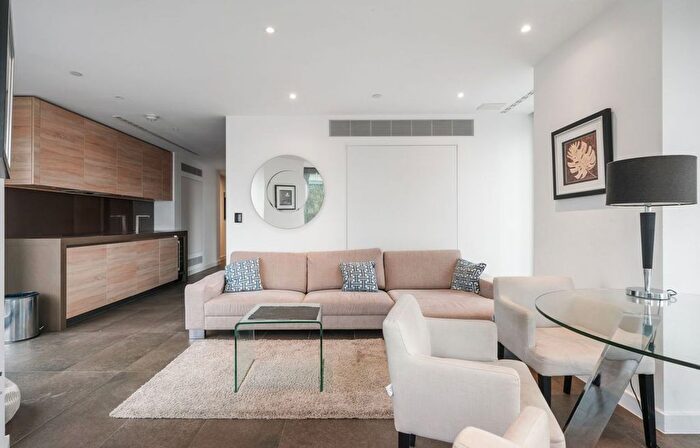 2 Bedroom Flat To Rent In Chronicle Tower, B City Road, London, EC1V