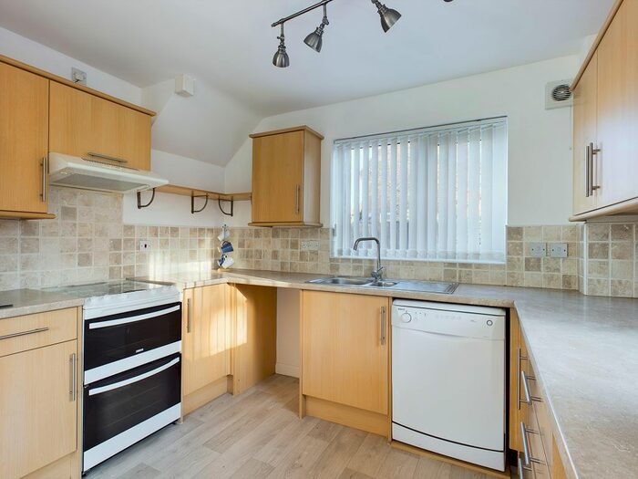 3 Bedroom Semi-Detached House To Rent In Buckingham Drive, Leicester LE2