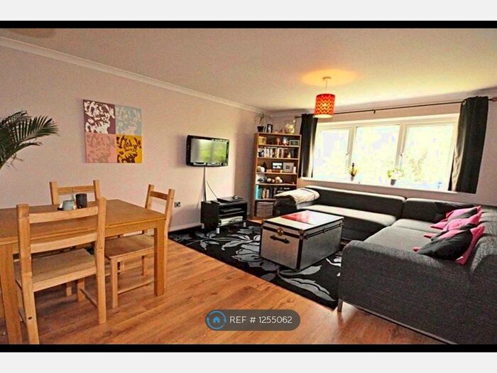 2 Bedroom Flat To Rent In Suffield Close, Bransford, Worcester WR6