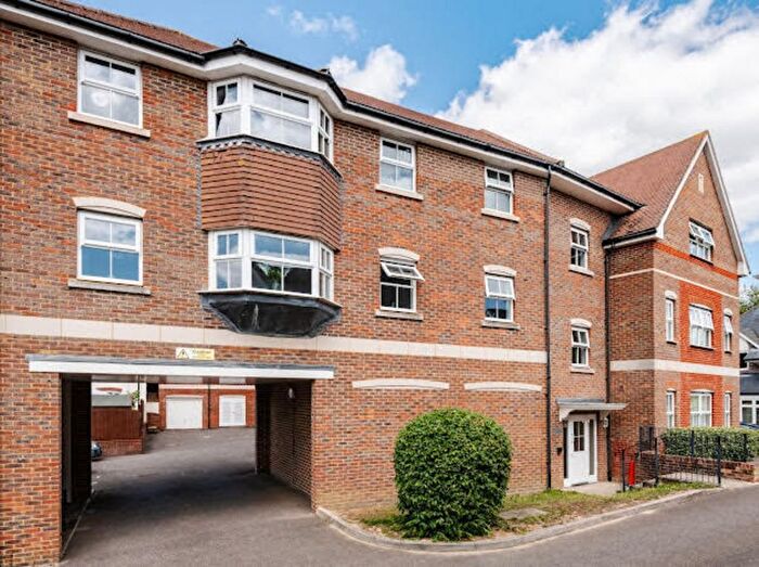 2 Bedroom Flat For Sale In Riverside, Codmore Hill, Pulborough, RH20