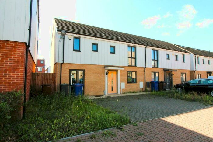 3 Bedroom End Of Terrace House To Rent In Torino Way, South Ockendon, RM15