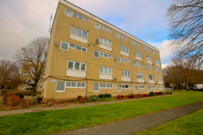 2 Bedroom Maisonette For Sale In Great Price, Must Sell, Lordswood, Southampton, SO16