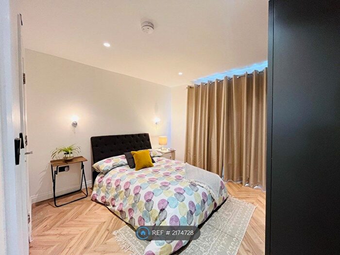 1 Bedroom Flat To Rent In Hounslow, Middlesex, TW5