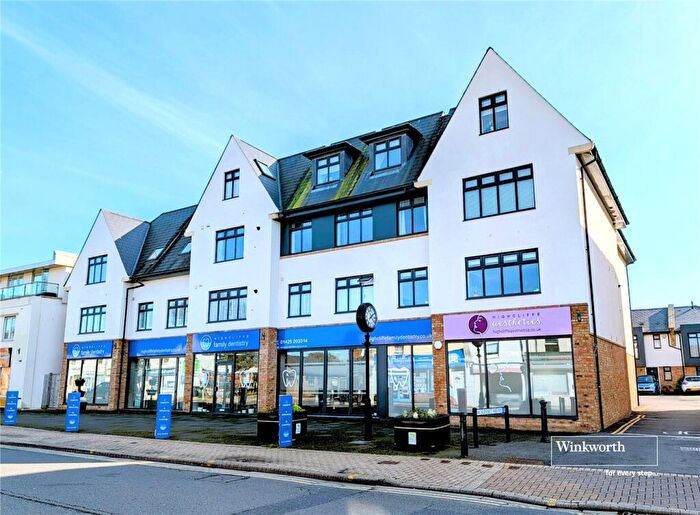 2 Bedroom Apartment For Sale In Lymington Road, Highcliffe, Christchurch, Dorset, BH23