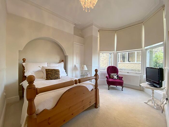1 Bedroom Flat For Sale In Leeds Road, Harrogate, HG2